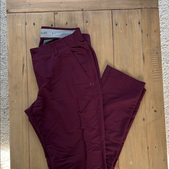 Under Armour Men's Deep Burgundy Golf Pants, Size 34/32 - Picture 1 of 7